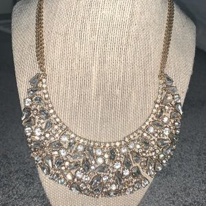 JEWEL STATEMENT NECKLACE